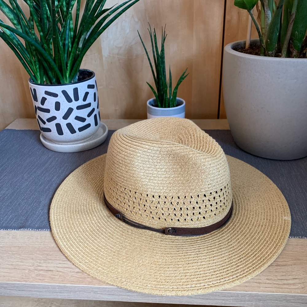 Packable straw sun hat